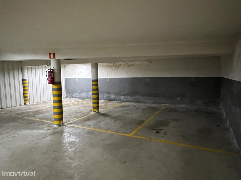 Lugar de Garagem Avenida da República Gaia - em frente ao Metro