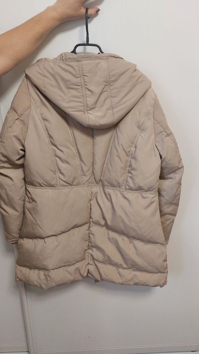 Продам жіночу зимову куртку , пуховик.