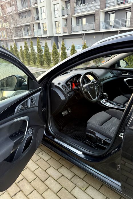 Opel Insignia 2.0 CDTI BiTurbo. Xenon. Navi. Panorama Dach. HAK.