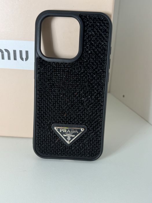 Nowe etui iPhone 15 pro Prada