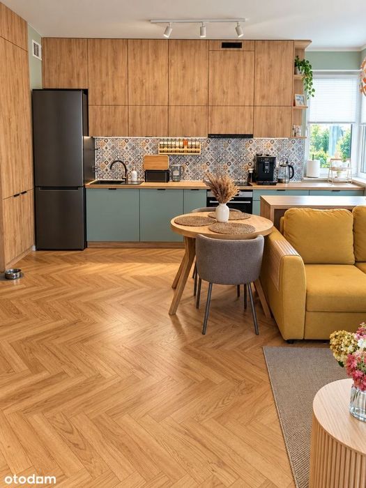 Komfortowy 4 pokojowy apartament /prywatny parking /ogród /umeblowany