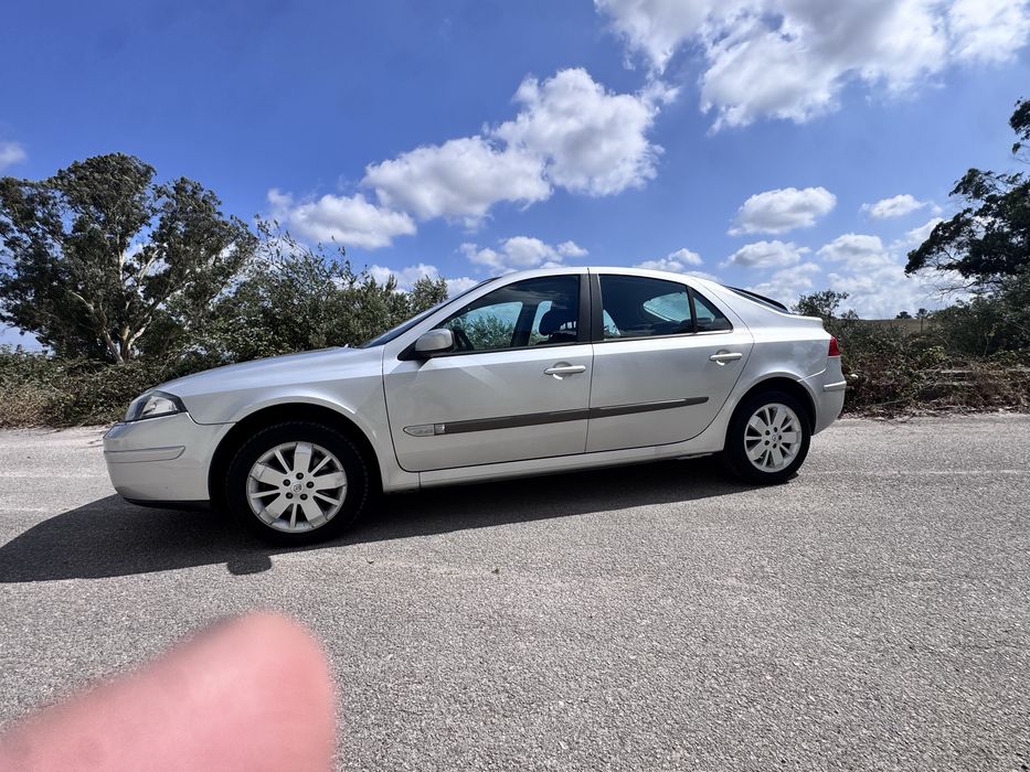 Renault Laguna — fotografia 3