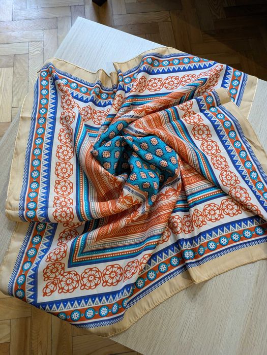 Chusta ornament afrykański apaszka 70x70cm