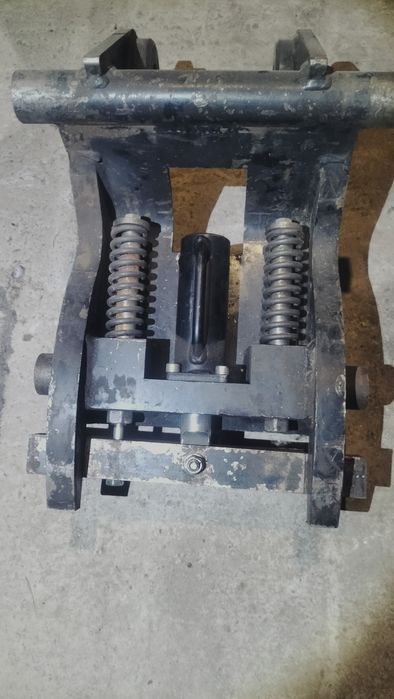 Быстросъём ковша екскаватора