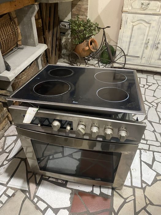 Placa de vitroceramica TEKA e forno elétrico TEKA HI-635ME