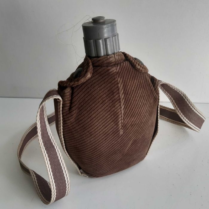 Retro Antigo Cantil Plástico 750ml c/ Bolsa Bombazina Cintura ou Tiracolo
