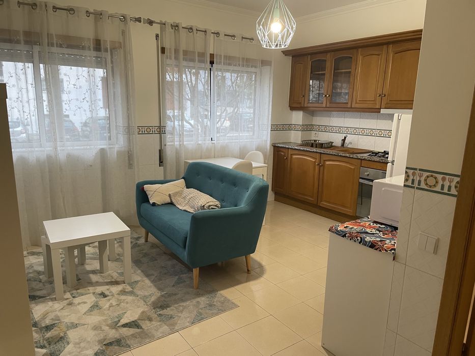 T1 mobilado e equipado Leiria