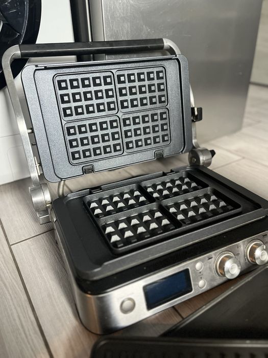 Електрогриль DeLonghi CGH 1030 гриль барбекю електровафельниця