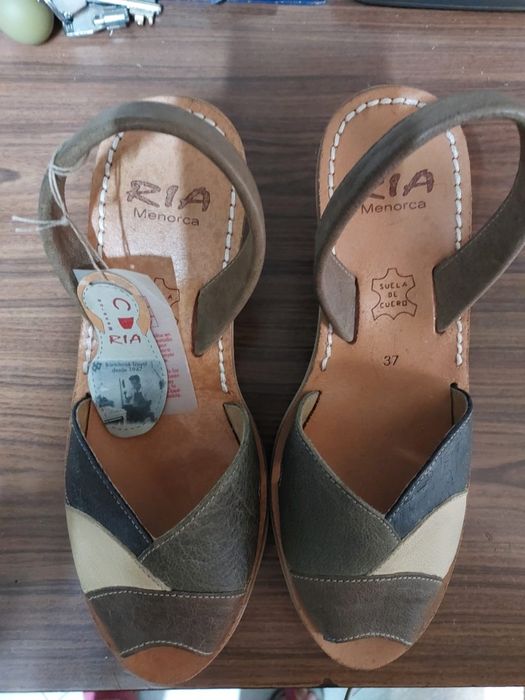 Sandálias em Pele , Marca Ria