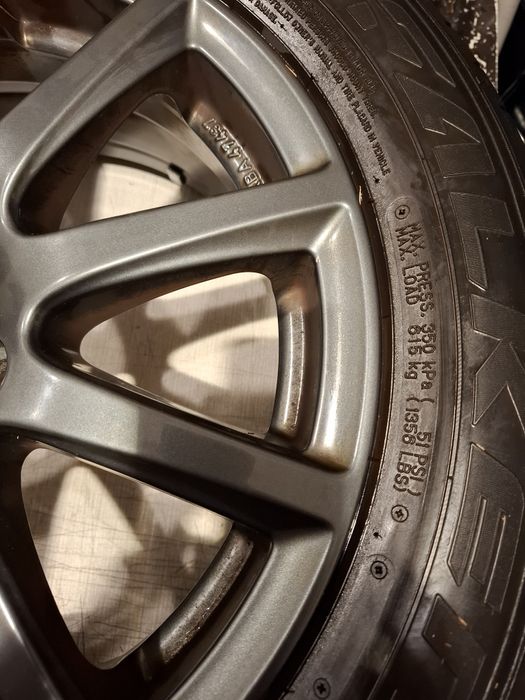 Felgi aluminiowe z oponami