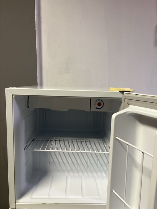 Frigobar        .