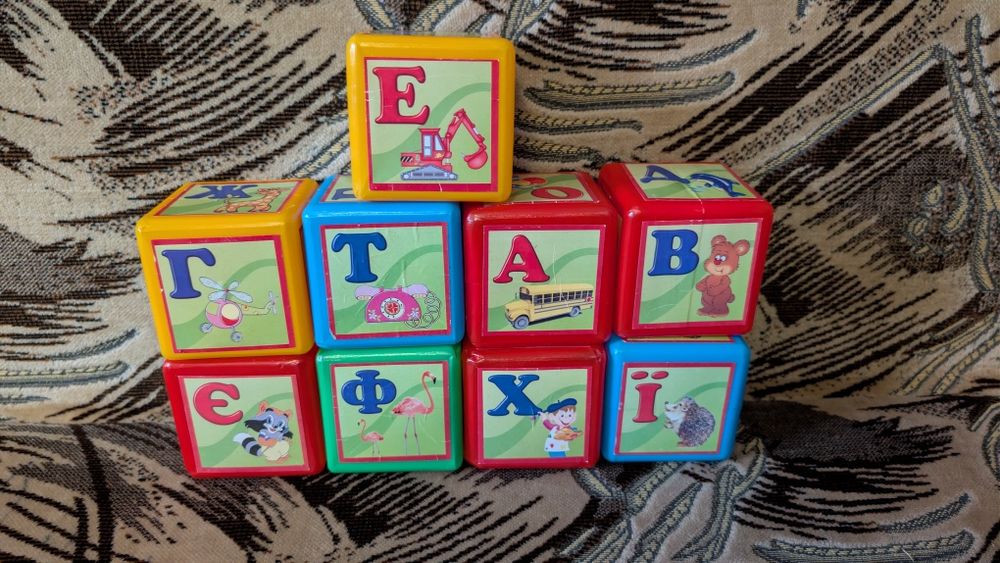 Дитячі розвиваючі іграшки