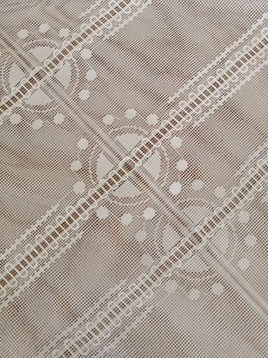 Kawałki firan do wykorzystania