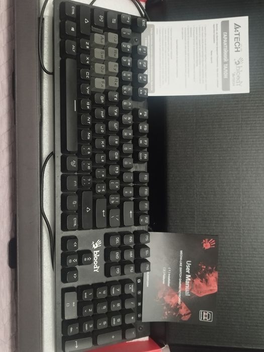 Клавиатура і колонки