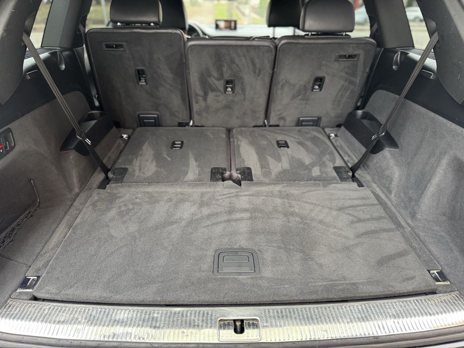 Продам Audi Q7 7 мест