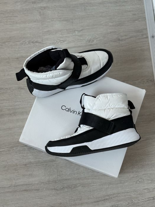 Стильні зимові дутики calvin klein