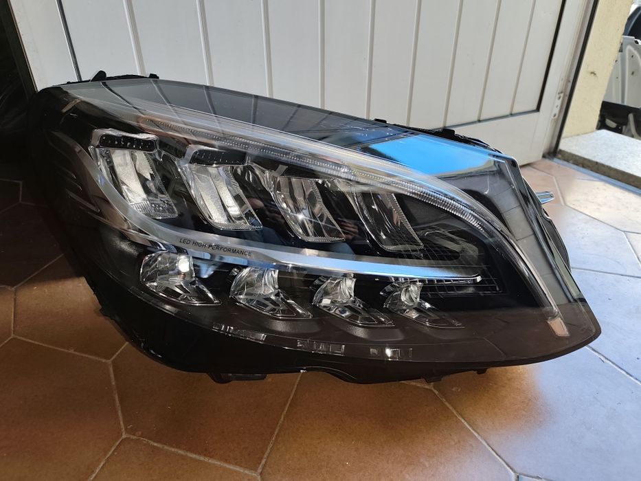 Farol Mercedes classe C W205 ótica led high performance original usado