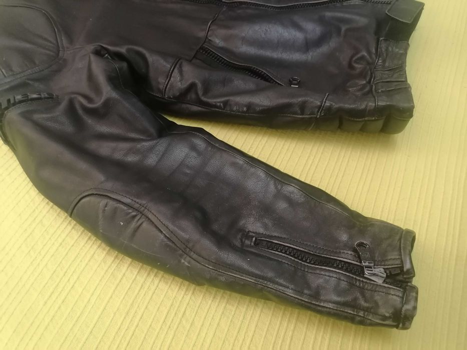 Casaco Mota Dainese XL 56 em couro vintage bom estado com protecções