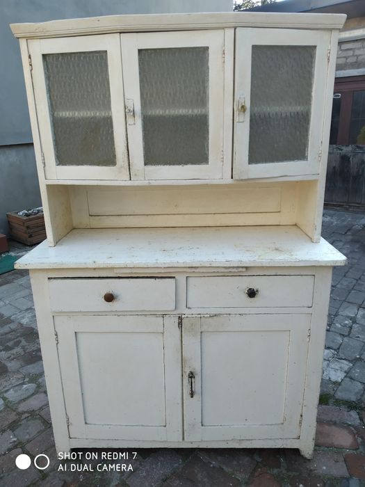 Kredens do renowacji