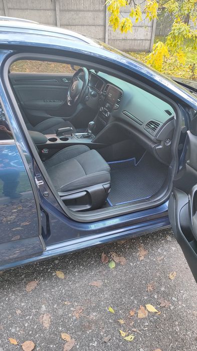 Продаю власний автомобіль Renault Megane IV