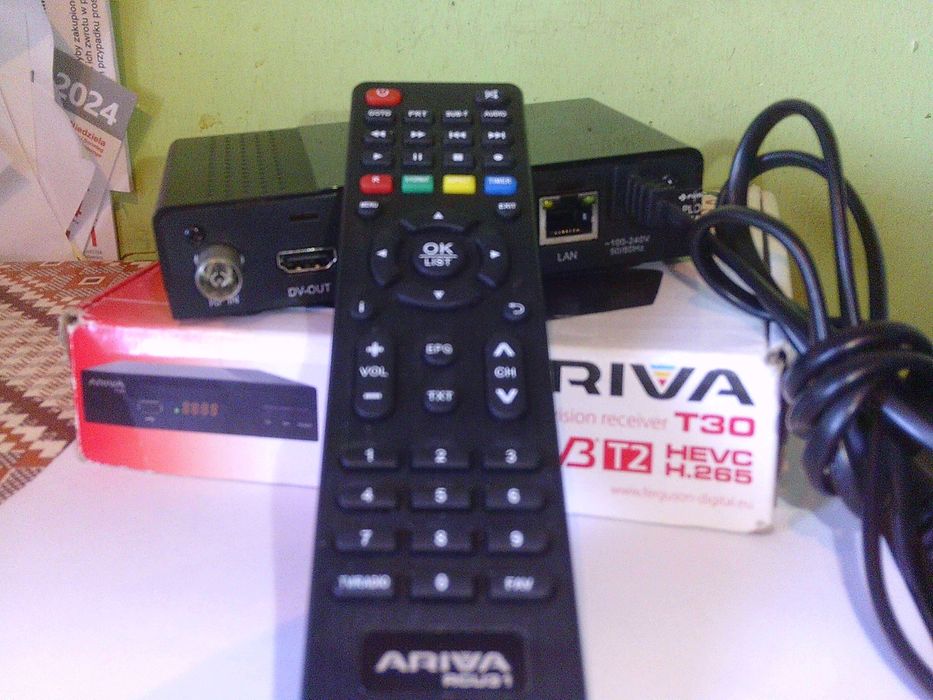 Dekoder Ferguson Ariva T30 ,dvb-t2 H.265 , pilot, na gwarancji.