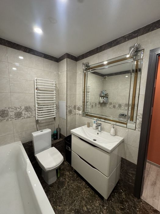 Продаж 3-кімнатної з меблями та ремонтом м. Калуш