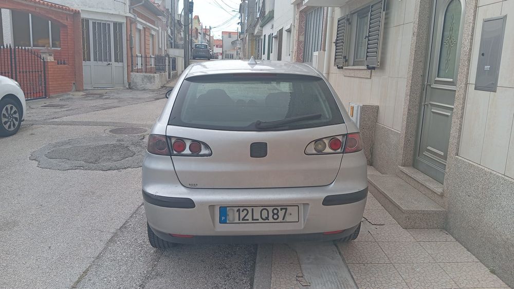 Carro Ibiza em excelente estado