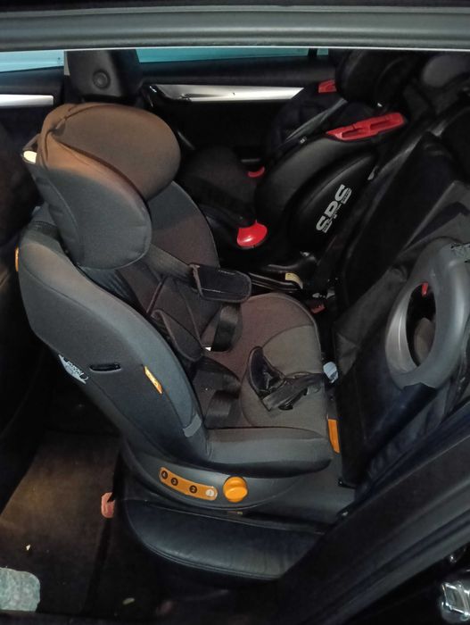 Cadeira Chicco rotativa bebê