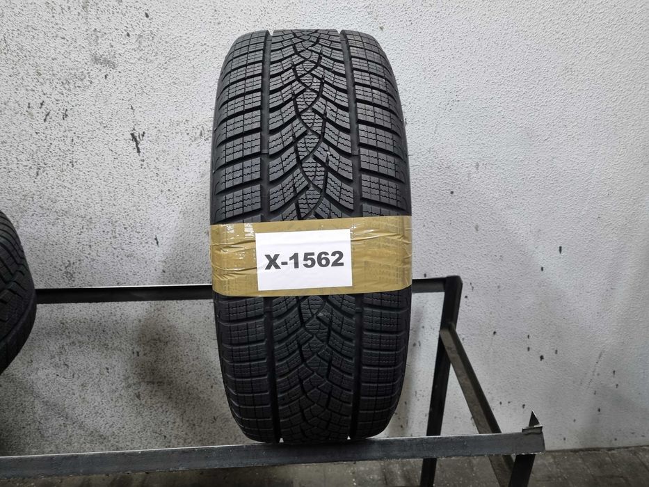 225/50/17 98H Goodyear Ultra Grip Prefromance * RSC Gen-1 Dot.3324R