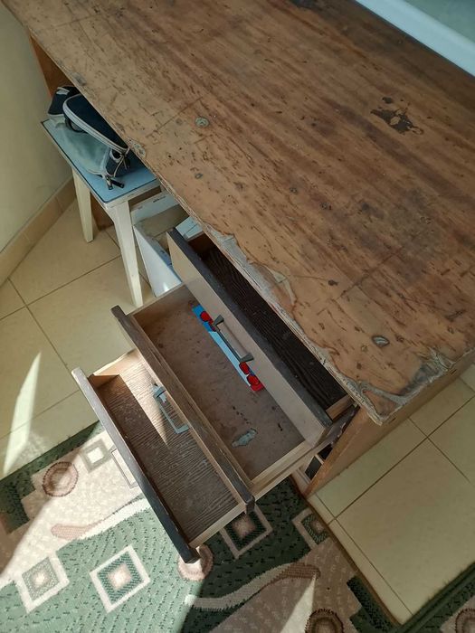 Продам стіл письмовий