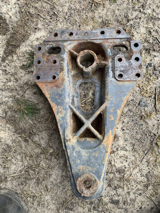 Кронштейн полурисори Рено магнум є3