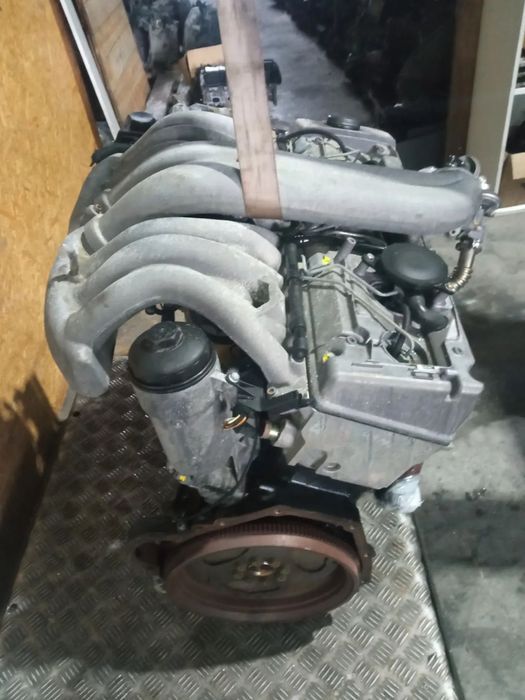 Motor Mercedes E300 Diesel- OM606