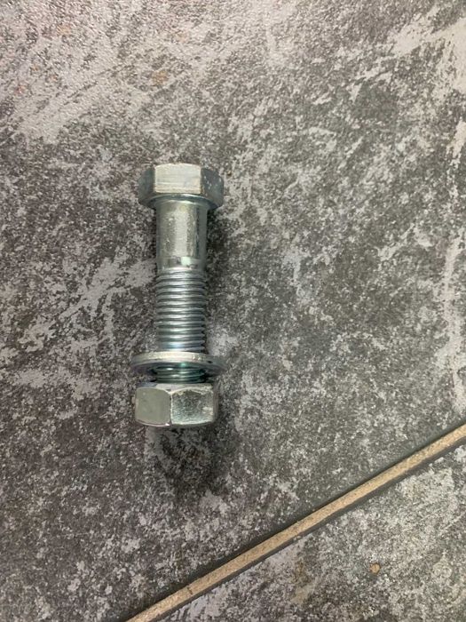 Śruba sześciokątna nierdzewna M16x60 z podkładką i nakrętką