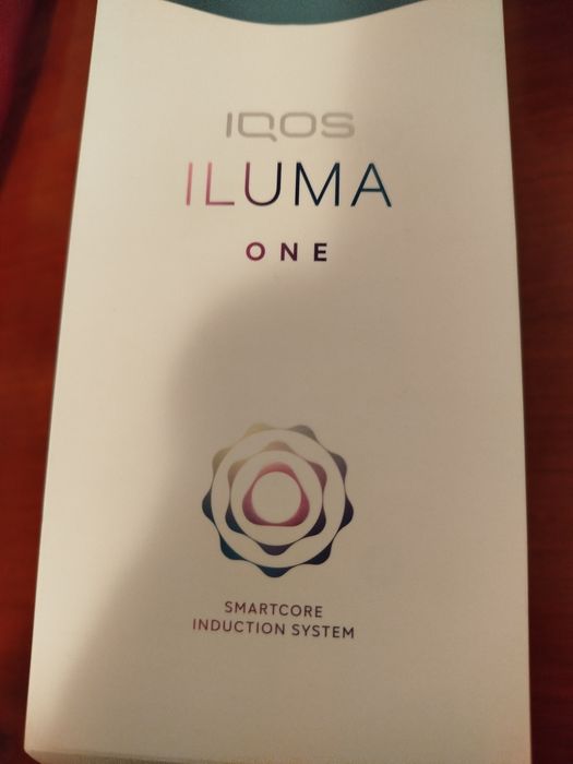 Dispositivo eletrônico azul.