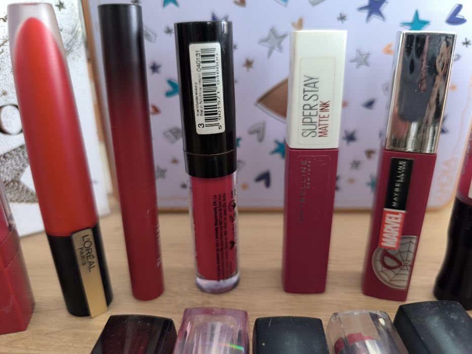 Mega Zestaw TRWAŁYCH POMADEK Kultowe serie Maybelline, L'Oreal, Rimmel