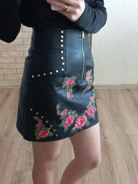 Спідниця з екошкіри