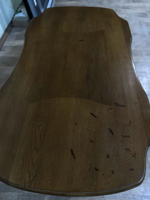 Антикварний дубовий журнальний столик