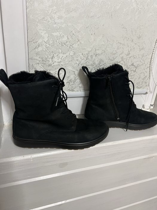 Продам теплі ботинки ессо