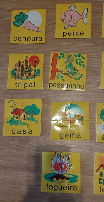 Conjunto de 14 puzzles portugueses antigos para criança