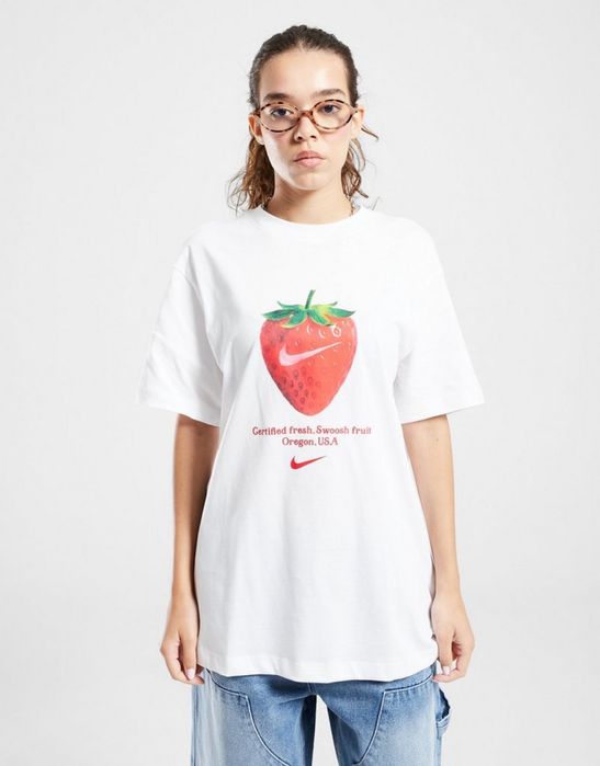Футболка NIKE Sportswear Strawberry оригінал IQ3344-100
