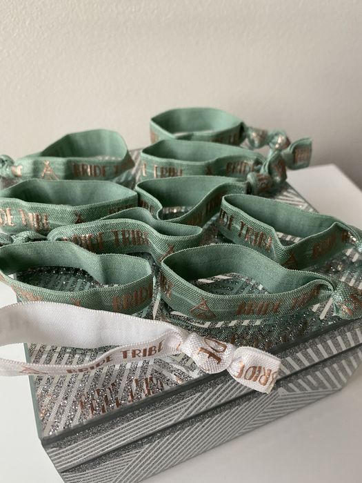 Nowe opaski na wieczó panieński, bransoletki na rękę, gumki