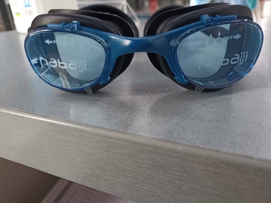 Окуляри для плавання