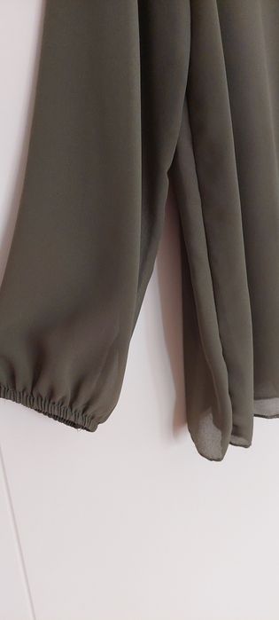 Blusa NOvA verde seco missangas brilhantes