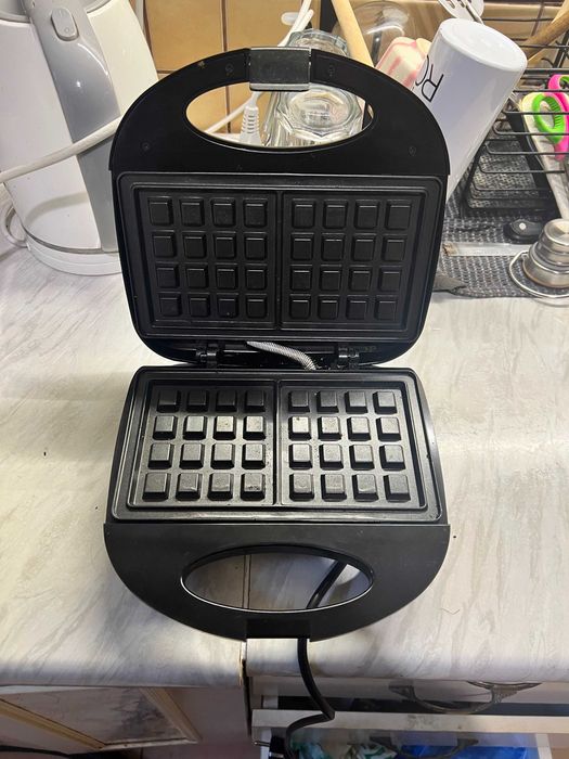 Вафельниця Esperanza