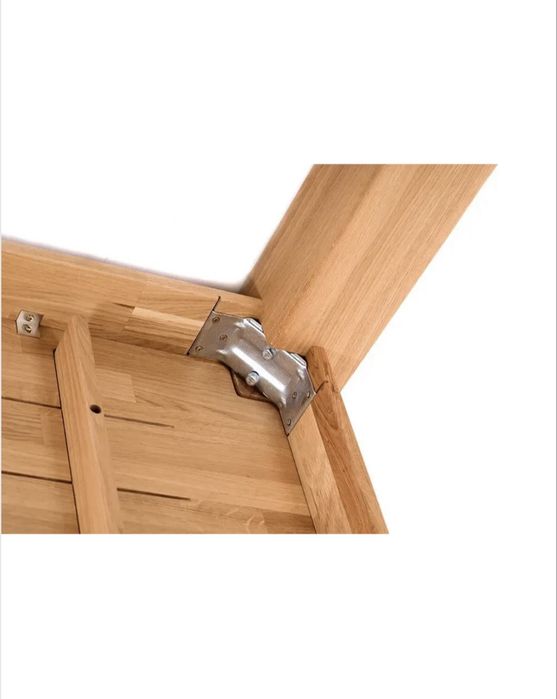 Стіл з наурального дерева