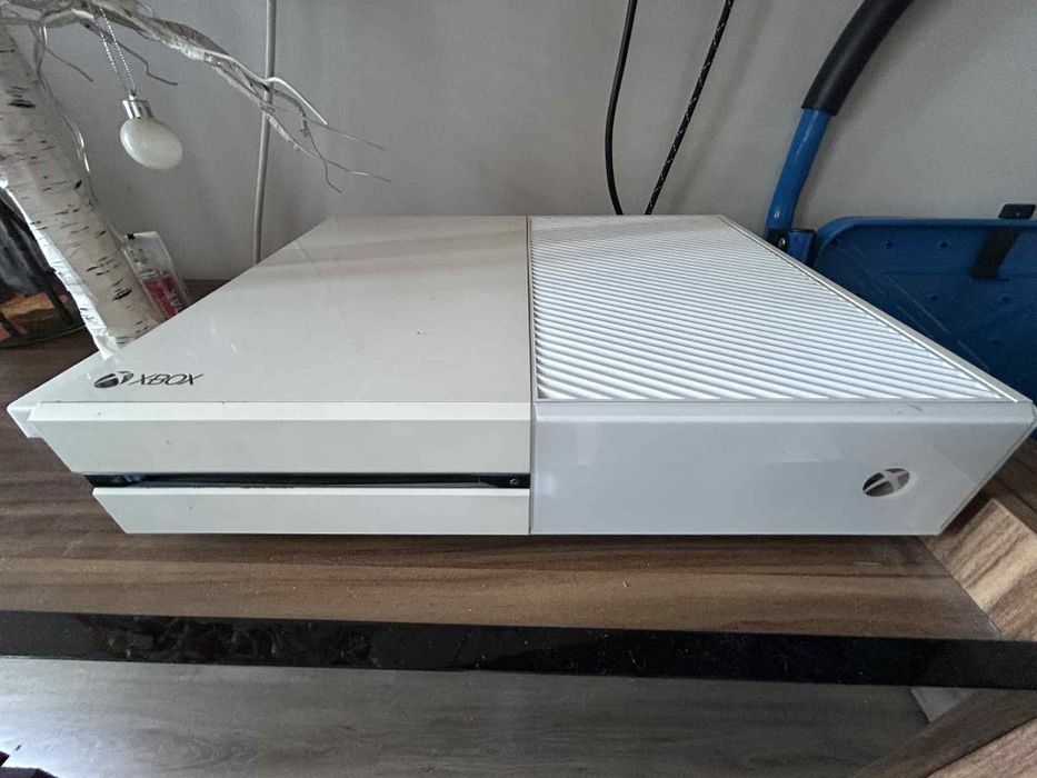 Xbox One z grami i dwoma padami