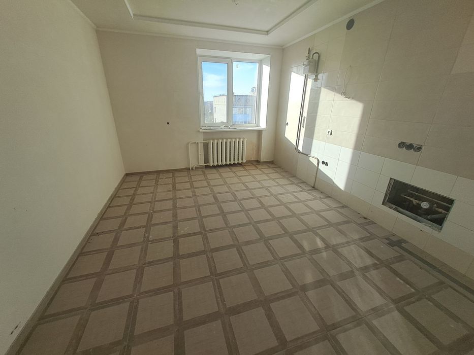 Продам 3 кімнатну квартиру центр  Черноморск (Чорноморськ)