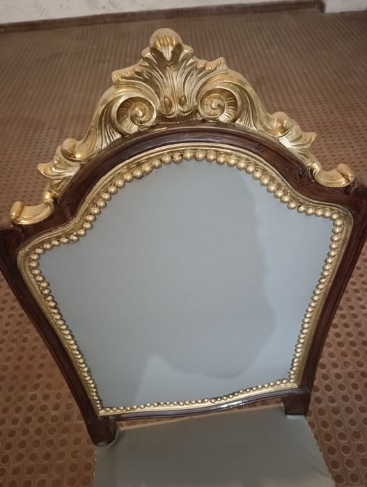 Cadeira vintage totalmente remodelada e estofada