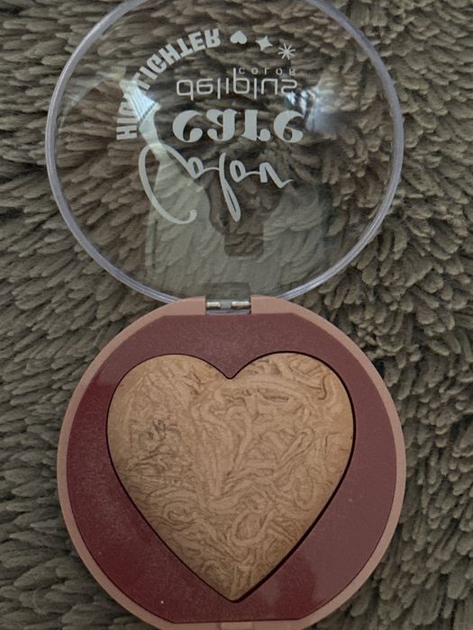 Paleta da cara da kiko (blush/iluminador), e iluminador da deliplus