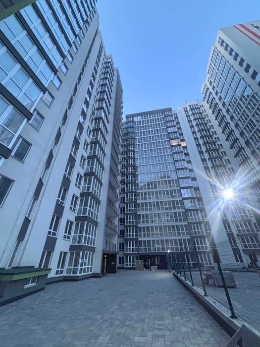 2 ком. квартира в сданном доме  в центре. Сквер Мечникова